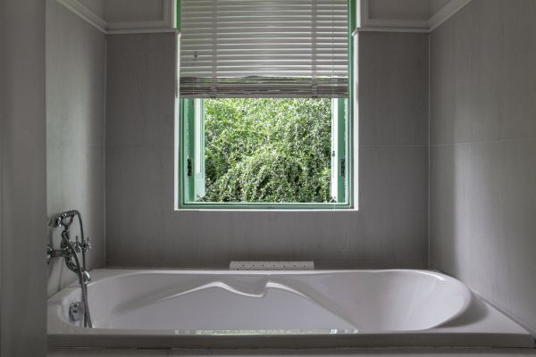 Fiberglass Tub Installation in Hobart